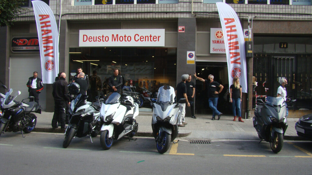 Reunión de moteros Deusto Moto Center